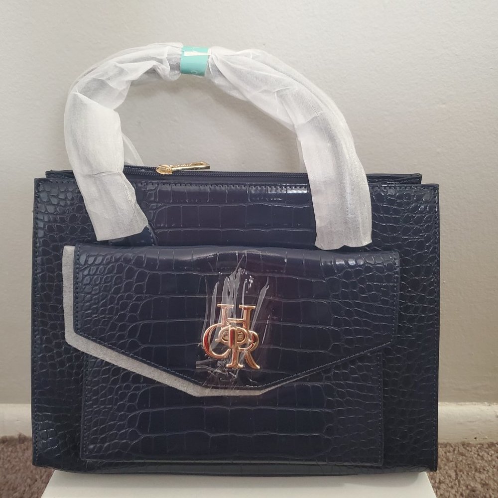 Handbags - Picture 2 of 15